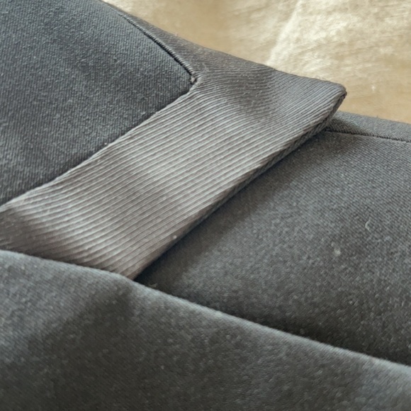 Black Horse Show suit jacket. Nice detail on the pockets and collar. - Picture 6 of 6